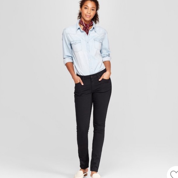 Universal Thread NWT Mid-Rise Curvy Skinny No Fade Black Jeans 2 | 26 Waist - Picture 12 of 12